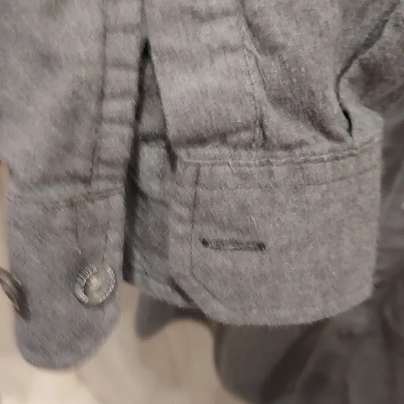 *Eddie Bauer Medium Gray Classic Fit Button Tab, Button  Down Long Sleeve Shirt - Picture 3 of 10